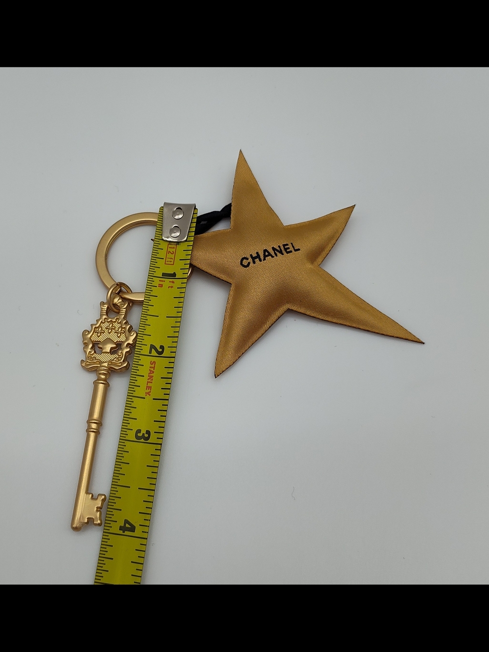 CHANEL Limited Edition Gold Comet Star Key Charm Gifting Line Collectible Japan - Picture 5 of 6